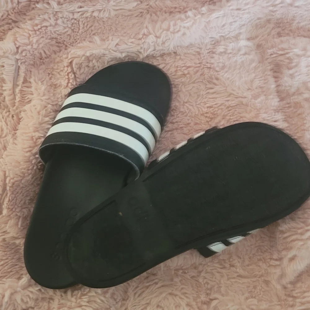 Adidas slides - Picture 2 of 2